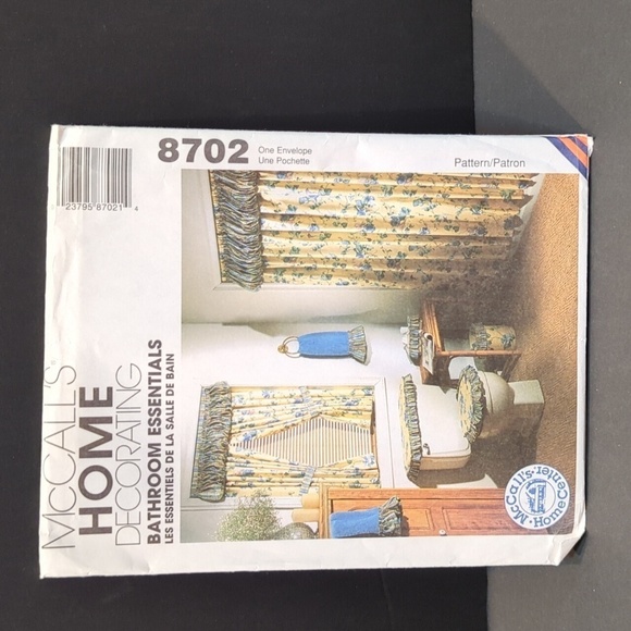McCall's 8702 Home Decorating Bathroom Essentials Shower Curtain Towels Uncut - Picture 1 of 3